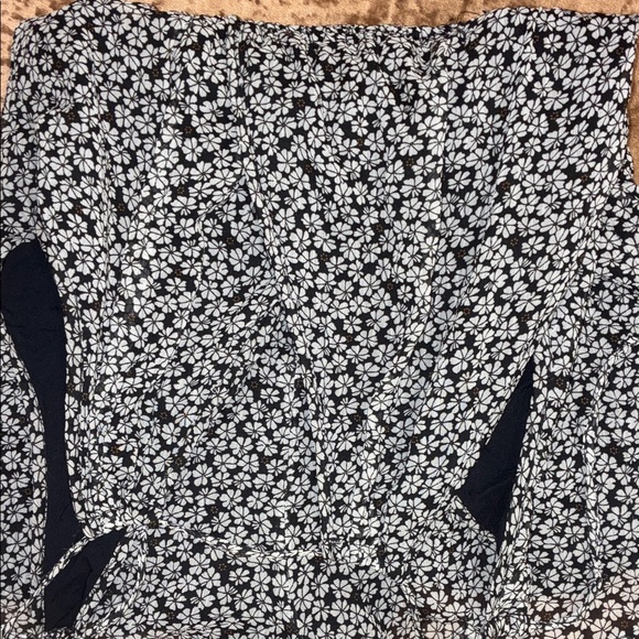 Floral V-Neck Dress with built in shorts - Picture 5 of 5